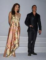 En engelsk avis skriver, at skuespilleren Angelina Jolie venter barn med Brad Pitt. - Arkivfoto: AP 