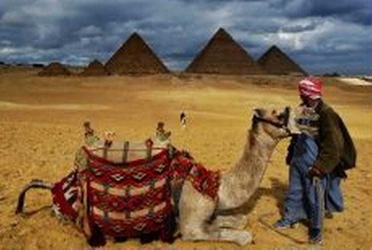 Keopspyramiden i Giza var med blandt de syv oprindelige underværker. - Foto: AP 