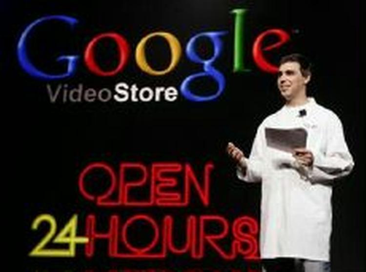 Google-stifteren Larry Page præsenterer den ny videobutik. - Foto: AP 
