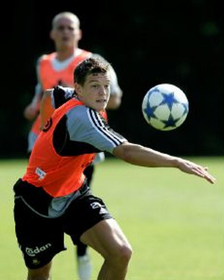 Brøndsbys Daniel Agger er på vej væk, siger træner Michael Laudrup. - Arkivfoto: Lars Poulsen 