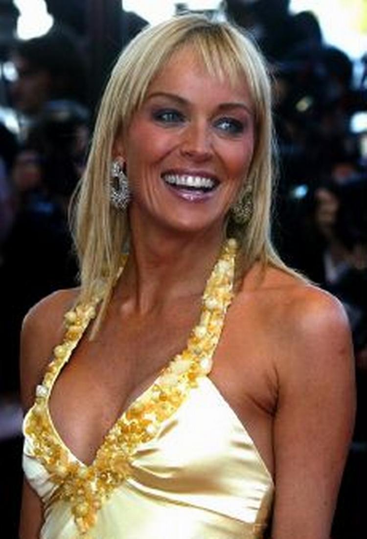 Sharon Stone ankommer til premieren på den seneste 'Star Wars'-film. Nu får skuespillerinden en fredspris i Berlin. - Arkivfoto: AP 