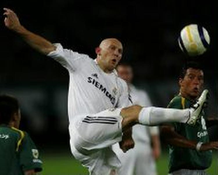 »Det kan ikke blive ved«, siger Gravesen om sin situation i Real Madrid. - Arkivfoto: AP 