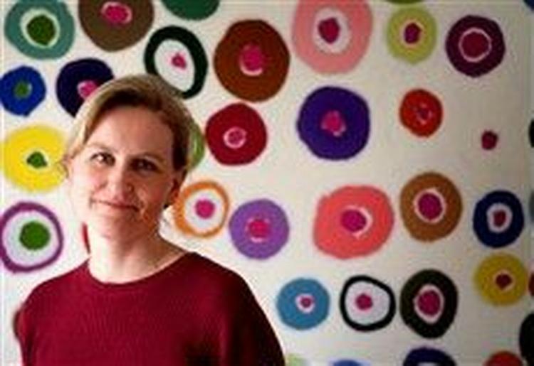 TOPKLASSE. Ida Jessens prosa er både iagttagende og reflekterende. Ida Jessen (f. 1964) er uddannet cand.mag. Hun debuterede i 1989 med novellesamlingen  Under sten  og har siden udgivet børnebøger, noveller og romaner.   Foto: Peter Hove Olesen 