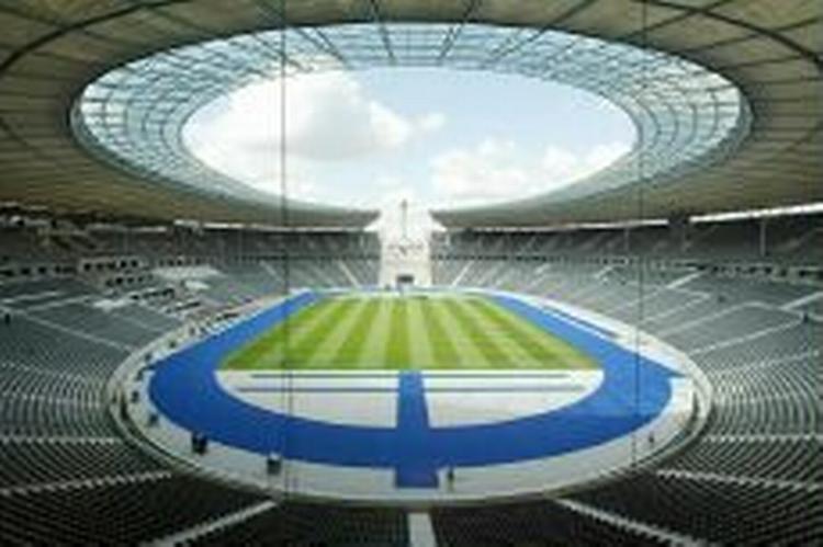Trods fire års reperationsarbejde betegnes det Olympiske Stadion i Berlin som en 'dødsfælde' i rapporten. - Foto: AP 