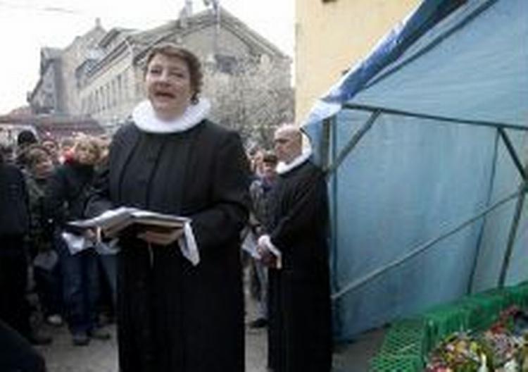 Hundreder deltog i mindeceremonien for den dræbte på Christiania sidste år. - Arkivfoto: Jens Dresling 