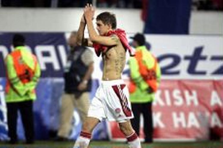 Daniel Agger har spillet sin sidste kamp i Brøndbys farver. Nu begynder en ny arbejdsdag på Anfield i Liverpool. - Foto: Lars Poulsen 