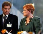 Præsidenten i Finland, Tarja Halonen, skal ud i en anden runde af valget mod Sauli Niinistö (tv). - Foto: AP 