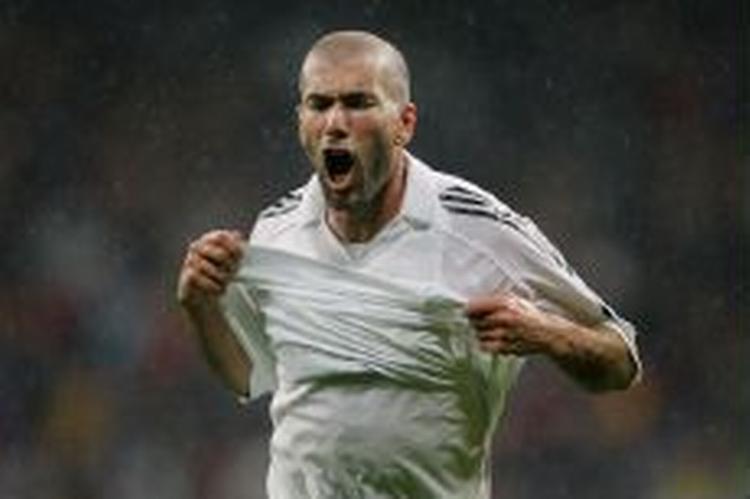 Zidane har haft spillemæssige problemer i denne sæson. Men søndag aften blev det til tre scoringer mod Sevilla. - Foto: AP 