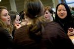 Linh fra Vietnam skulle være udvist, men både hendes klassekammerater, hendes plejeforældre og hendes advokat har forsøgt at få ministeriet til at genoptage sagen og det er nu sket. - Foto: Peter Hove Olesen 