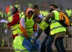 Efter voldsomme demonstrationer har EU- parlamentet stemt imod EU-direktiv, som skulle frigøre konkurrencen for EU's havne - Foto: AP 