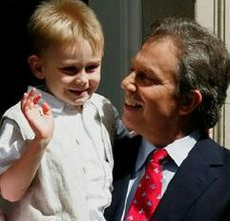 Leo Blair med farmand Tony. - Arkivfoto: AP 