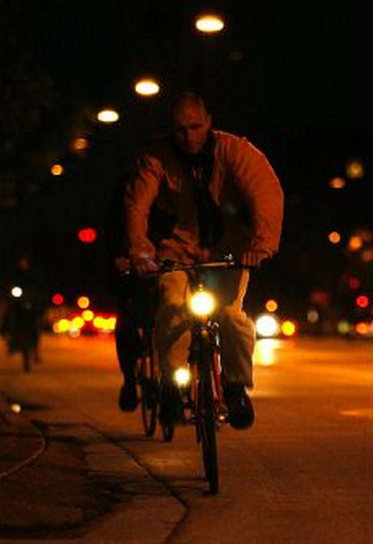 Politiet kører i denne uge razzia mod cyklister uden lys. - Arkivfoto: Finn Frandsen 