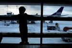 Sne og vind skaber aflysninger og forsinkelser i flytrafikken. - Arkivfoto: Jakob Carlsen 