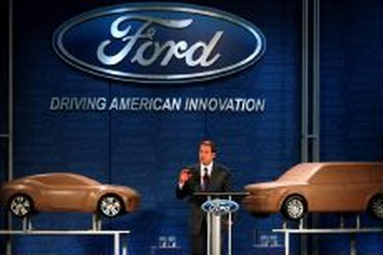 William Clay Ford Jr. orienterer pressen om nedskæringerne på Ford Motor Co. - Foto: AP 