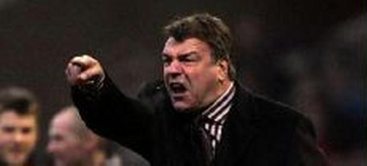 Allardyce har i Bolton bevist, at han forstår at skabe og forme et solidt kollektiv. Han beskyldes dog ofte for, at spille 'klassisk britisk' med lange bolde. - Arkivfoto: AP. 