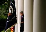 Præsident George Bush' ry er efterhånden godt plettet til. Flere kilder beskylder hans administration for, at tilbageholde oplysninger om regeringens reaktion på orkanen Katrina. - Foto: AP 
