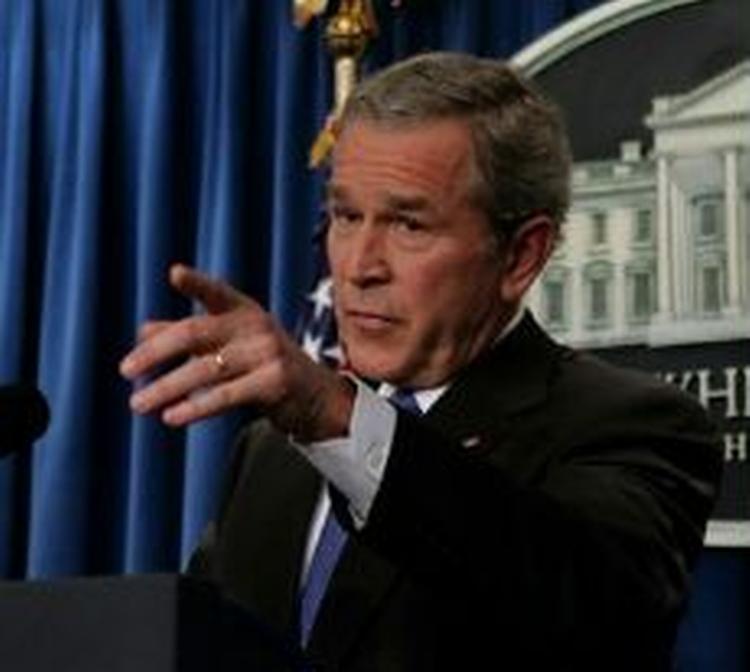 Bush under sin tale i Det Hvide Hus. - Foto: AP 