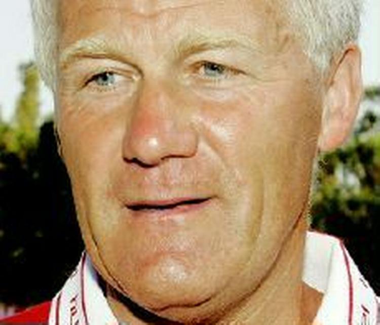 Morten Olsen kan ånde lettet op. Der bliver ingen lange flyvninger østpå, når landsholdet skal kæmpe om EM-billetterne. - Foto: Peter Hove Olesen 
