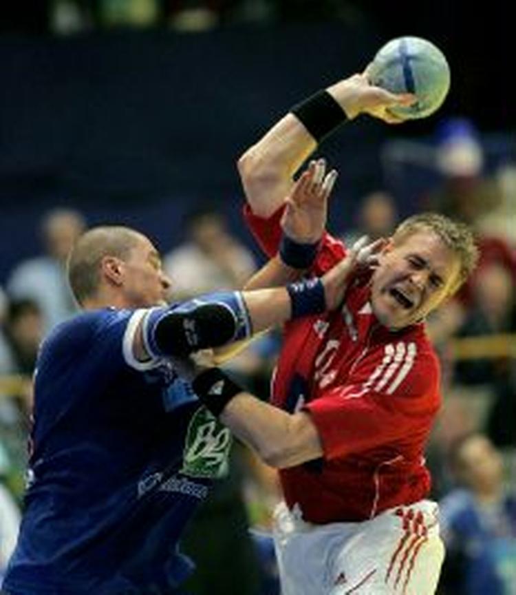 Joachim Boldsen i nærkamp. - Foto: Lars Poulsen 