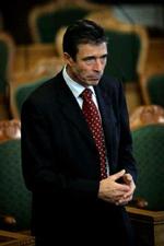 Statsminister Anders Fogh Rasmussen (V) siger til aften, at regeringen vil gøre alt hvad den kan for at stoppe krisen om Muhammed-tegningerne - Foto: Jens Dresling 