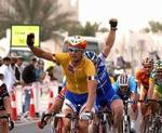 Tom Boonen triller som den første over målstregen. - Foto: AP 