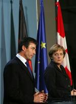 Den tyske forbundskansler Angela Merkel mener ikke, at voldstrusler i Muhammed-sagen kan retfærdiggøres - Foto: AP 
