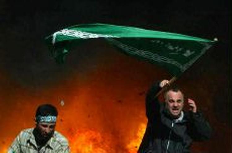 Den tidligere danske ambassadør i Libanon, mener at Hizbollah står bag angrebene på ambassaden i Beirut - Foto: AP 