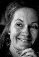 HUMORIST.  Kvindernes svar på Søren Ryge  kalder en anmelder Maria Grønlykke.   Foto: Finn Frandsen 