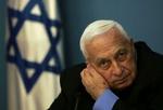 Israels tidligere premierminister Ariel Sharon overlevede en svær operation, men den satte hans tilstand yderligere tilbage i det dybe koma. - Arkivfoto: AP 