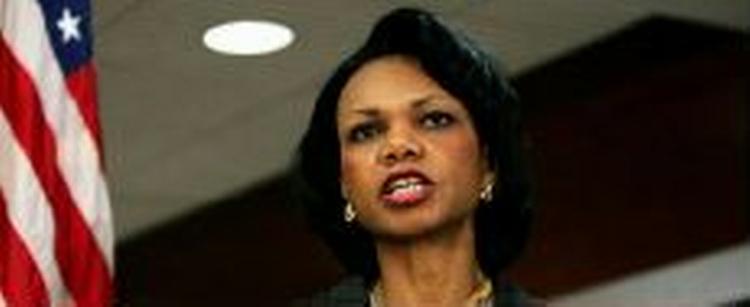 Den amerikanske udenrigsminister Condoleezza Rice siger, at regeringerne må opføre sig snsvarligt, så situationen omkring Muhammed-tegninger ikke kommer ud af kontrol - AP 