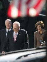 USA's vicepræsident Dick Cheney tager ansvaret for den skudulykke, som i dag gav hans jagtkammerat et hjerteanfald - Foto: APA! 