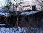 Tre danske piger døde i denne hytte ved Hovden i Norge på grund af en brand opstået i tv-apparatet. - Arkivfoto: AP 