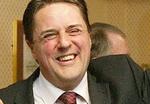 British National Party vil nu genoprtrykke Muhammed-tegningerne med et anti-muslimsk budskab. Her ses partiets formand, Nick Griffin, der er anklaget for at have opildnet til racisme. - Arkivfoto: AP 