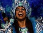 Kysseri hører med til et karneval i Brasilien - og så kan en mundspray være god at have i baghånden. - Arkivfoto: AP 