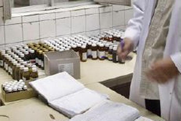 Forbruget af antibiotika er elsploderet i Danmark. Det kan skyldes det øgede pres på hospitalerne, og der er frygt for resistens over for flere bakterie-typer. - Arkivfoto: AP 