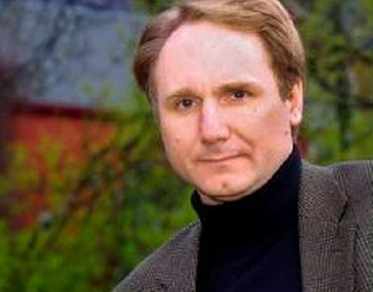 Så kører retssagen mod Dan Brown. Han beskyldes for at have plagieret sin bog Da Vinci Mysteriet, der er blevet læst, læst og atter læst. - Arkivfoto: AP 
