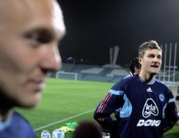 Thomas Gravesen og Morten Skoubo under mandagens træning. - Foto: Lars Poulsen 