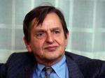 Det er 20 år siden den svenske statsminister Olof Palme blev skudt på vej hjem fra biografen. Alligevel dukker nye spor op. - Foto: AP 
