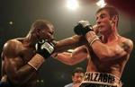 Jeff Lacy (til venstre) blev besejret af waliseren Joe Calzaghe- - Foto: AP 