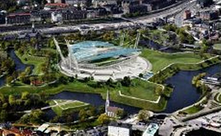 Rapporten foreslår at lægge et OL-stadion på Svanemølle Kaserne. Billedet her stammer fra søndagens Politiken, hvor det hypotetisk blev foreslået at placere det i militærforlægningen Kastellet.   Billedcollage: Mette Duedahl. Luftfoto: Thomas Rønn 