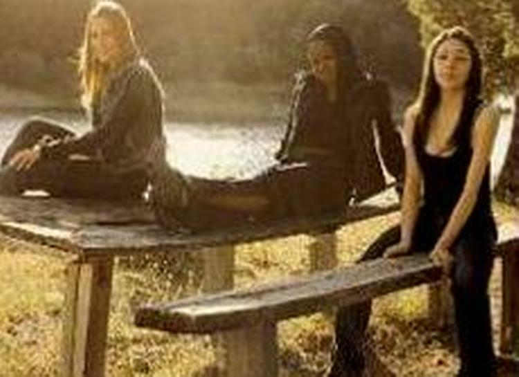 Det britiske popband Sugababes spiller til musikfestival i Harboøre til sommer. Fotoet viser albumcoveret til 'Angels With Dirty Faces'. 