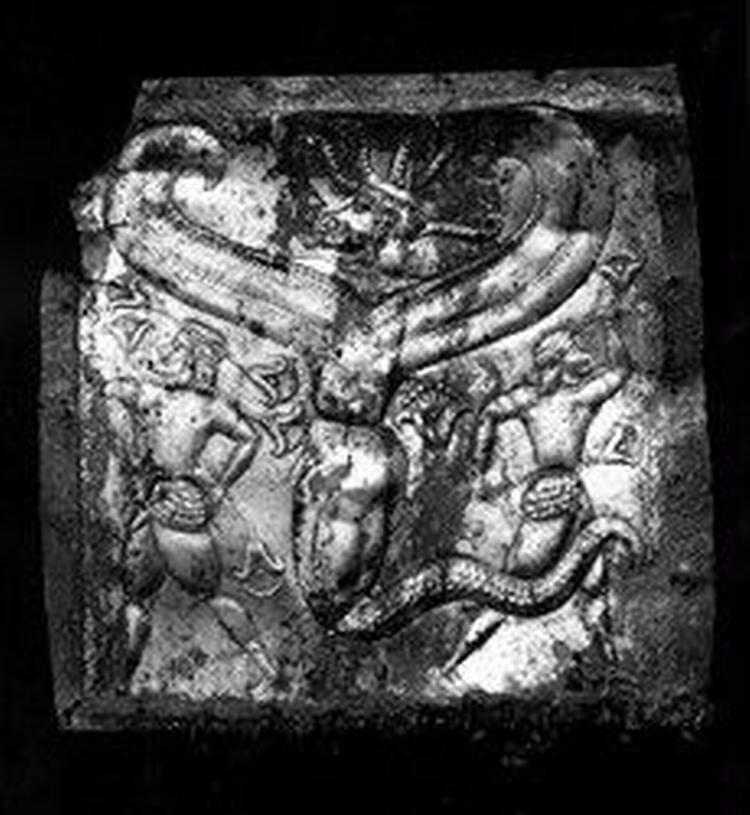 Denne bronzerelief er blandt de etruskiske genstande, det italienske politi gerne vil se nærmere på.   Foto: Ny Carlsberg Glyptotek 