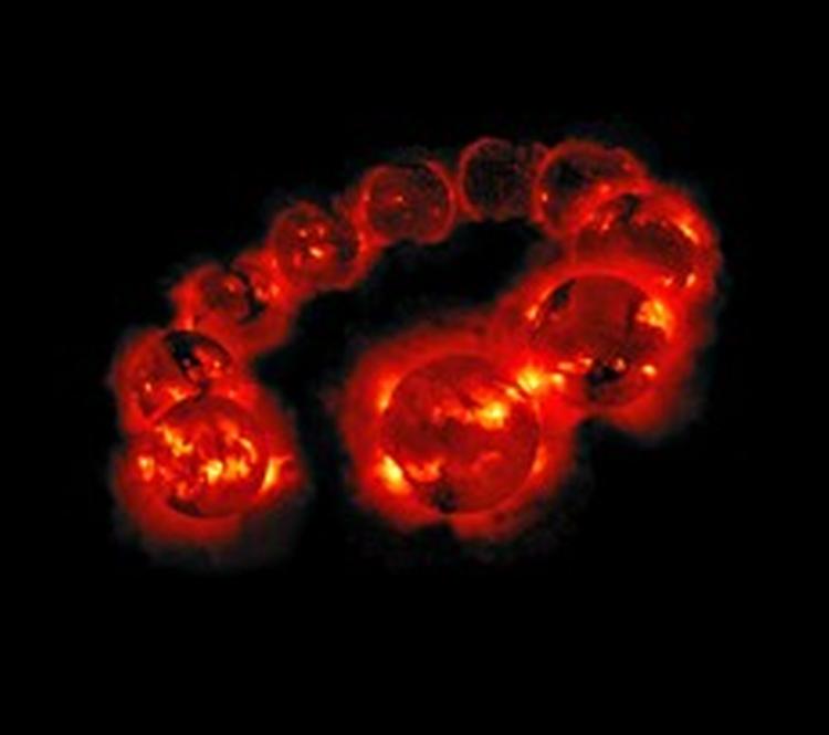 Billedet er en fotomontage af Solens overflade, mens den gennemlever en cyklus, hvor antallet af solpletter stiger til klimaks. 