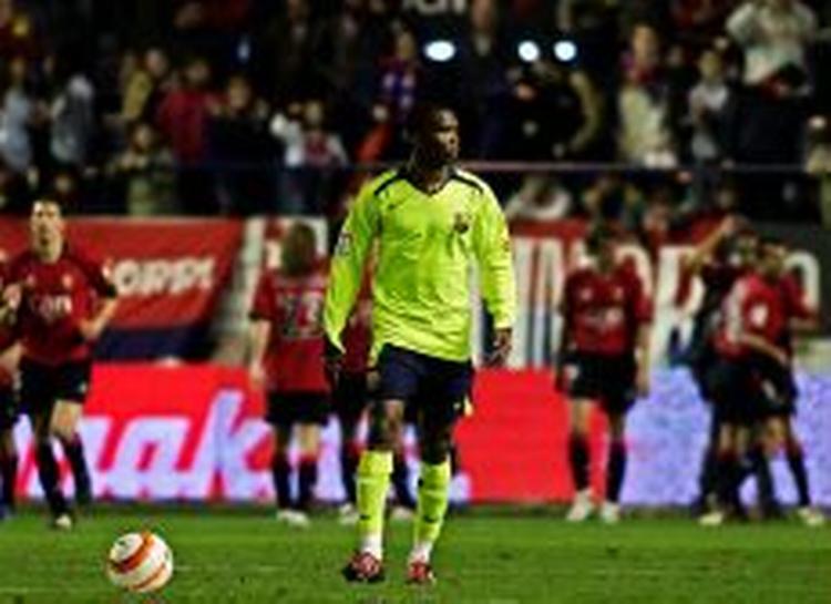 Barcelonas Eto'o var ikke til at få øje på under kampen mod Osasuna. - Foto: AP 