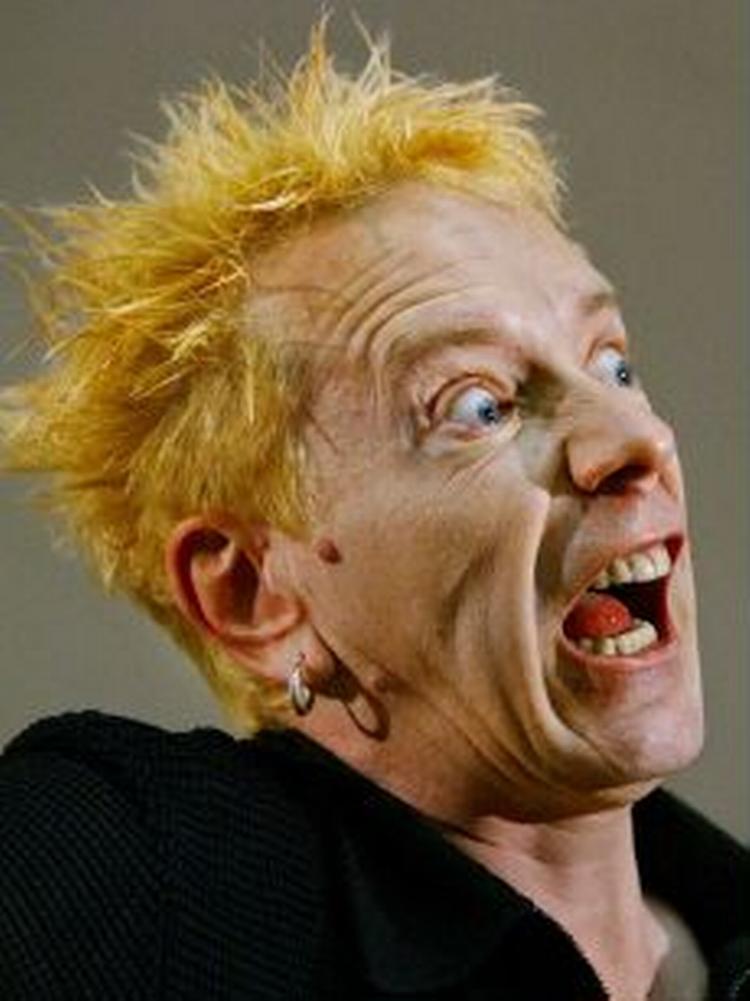 Frontfiguren i Sex Pistols John Lydon - eller Johnny Rotten er ramt af scenefrygt - Foto: AP 
