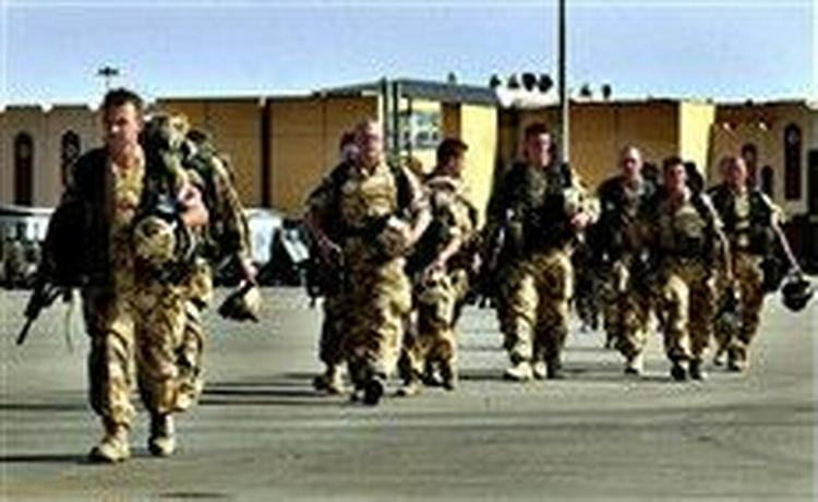 Briterne trækker 800 soldater hjem fra Irak - Foto: AP 