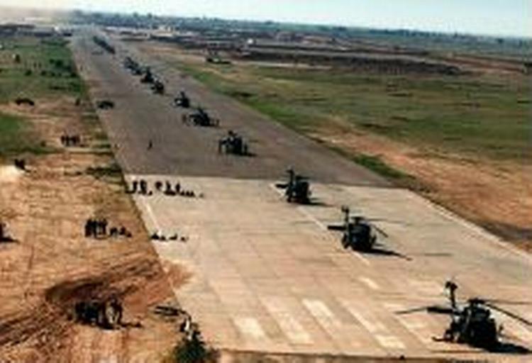 Black Hawk-helikoptere som her på billedet er en del af operationen i Samarra i Irak. - Foto: AP 