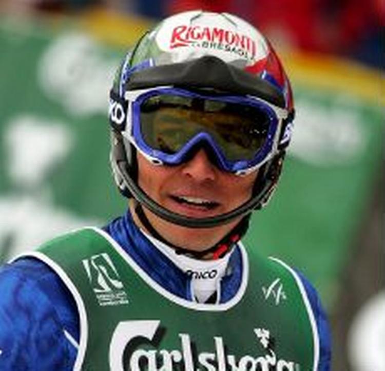 Den italienske skiløber Giorgio Rocca har vundet slalom-World Cuppen - uden brug af brædderne. - Foto: AP 
