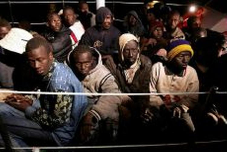 Tusindvis af afrikanere vil til Europa. Men mange af dem mister livet undervejs - Foto: AP 