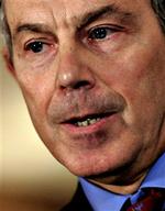 Blair er populær blandt briterne, men belastet nu af en alvorlig skandale om lån til Labour. - Foto: AP 